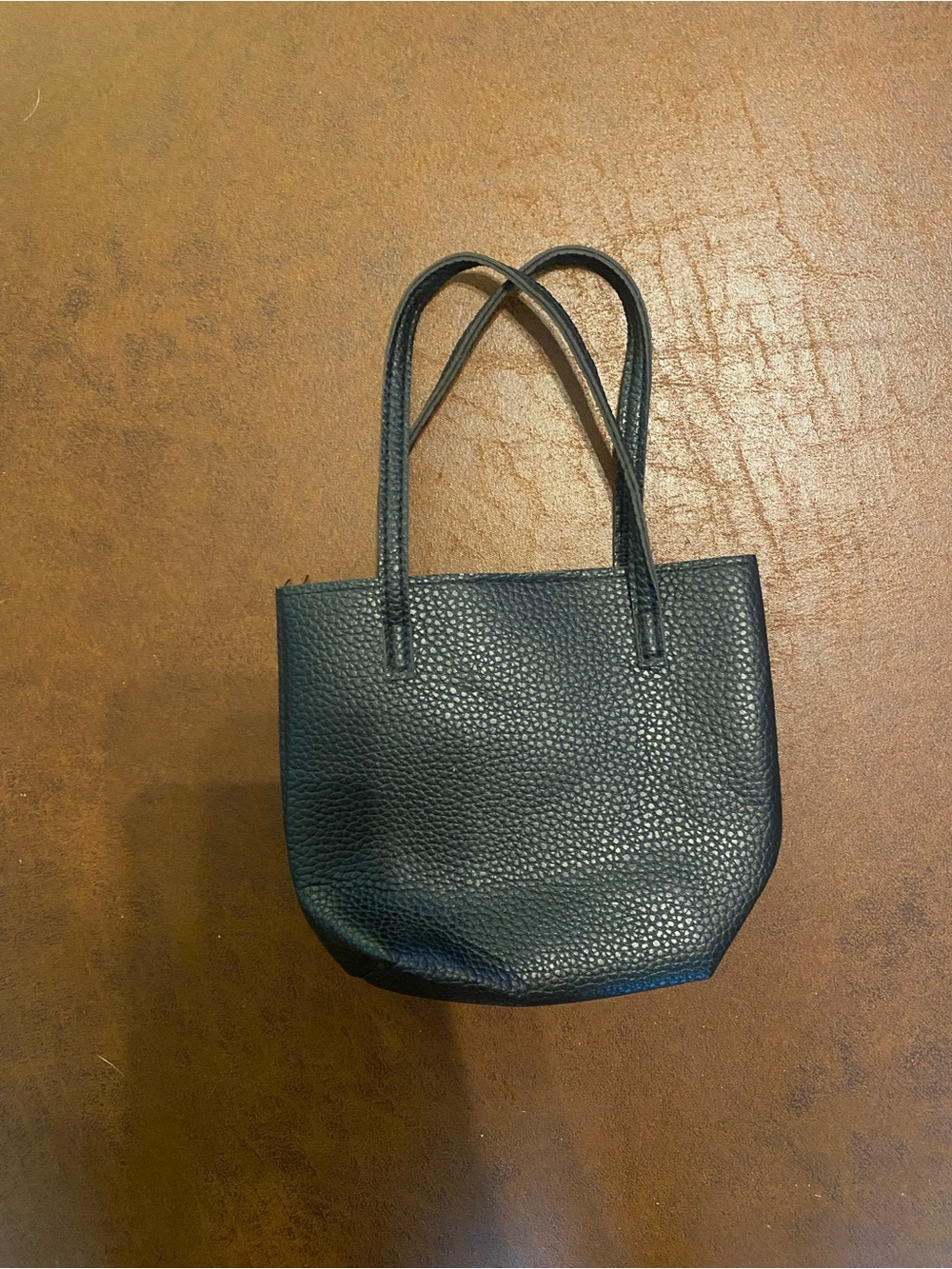 Classic Black Pebbled Tote Bag - Versatile Everyday Handbag